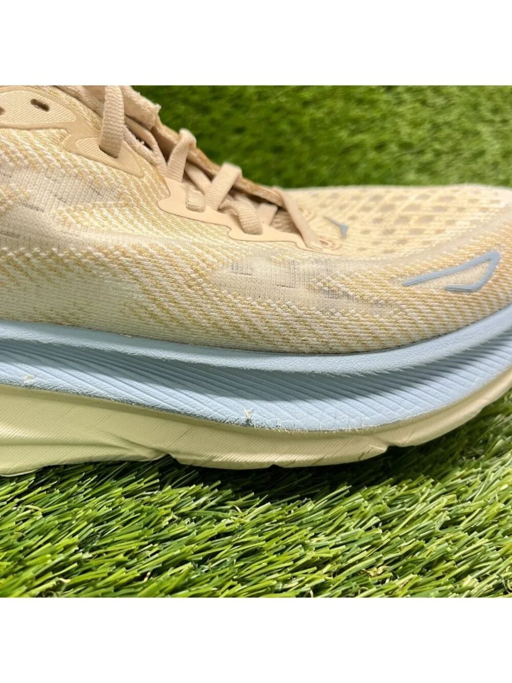 Hoka One One Clifton 9 Womens Size 8 Ivory Blue Athletic Running Shoes Sneakers